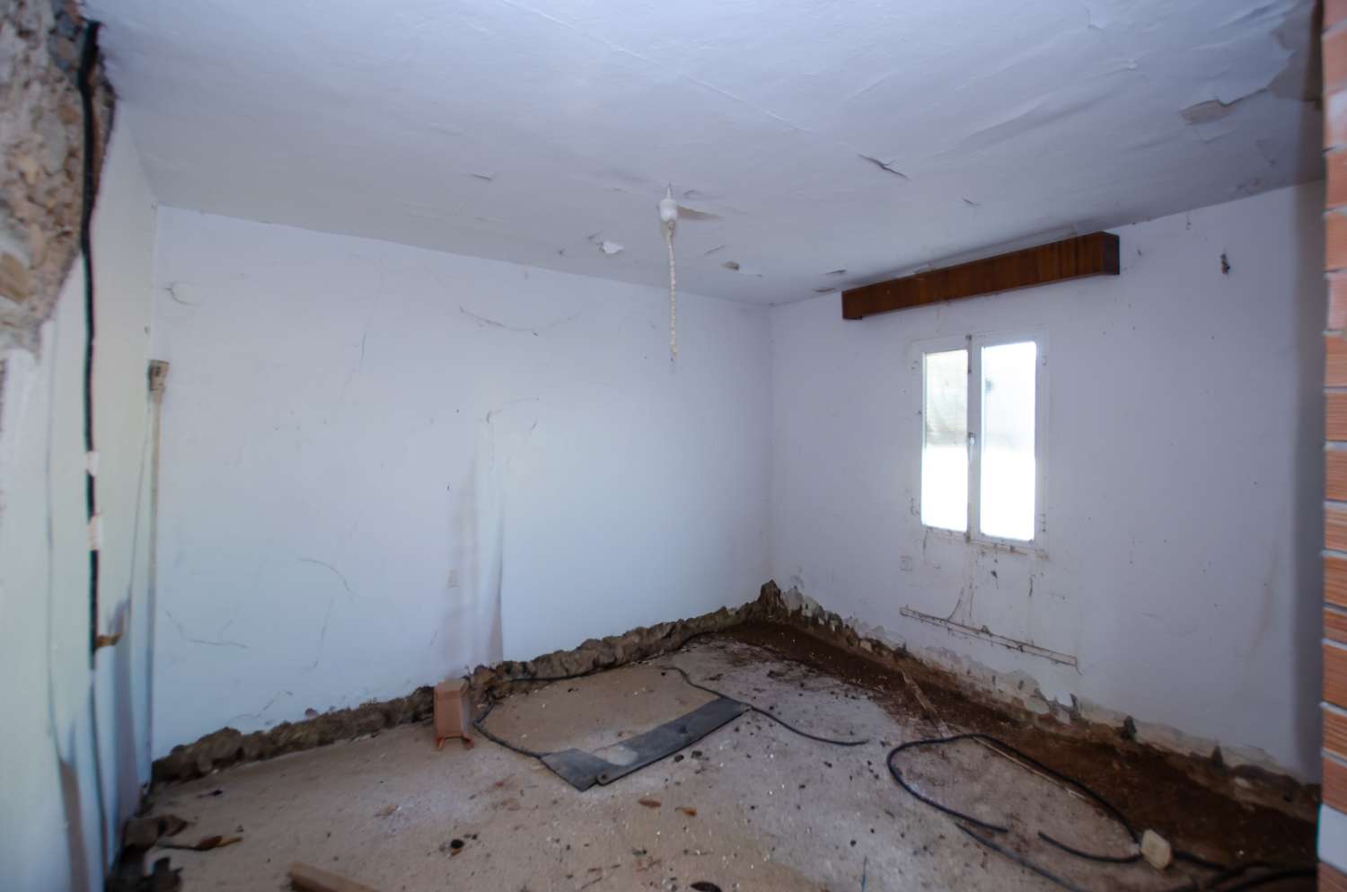 Parcela con vivienda y pozo legalizado en Álora