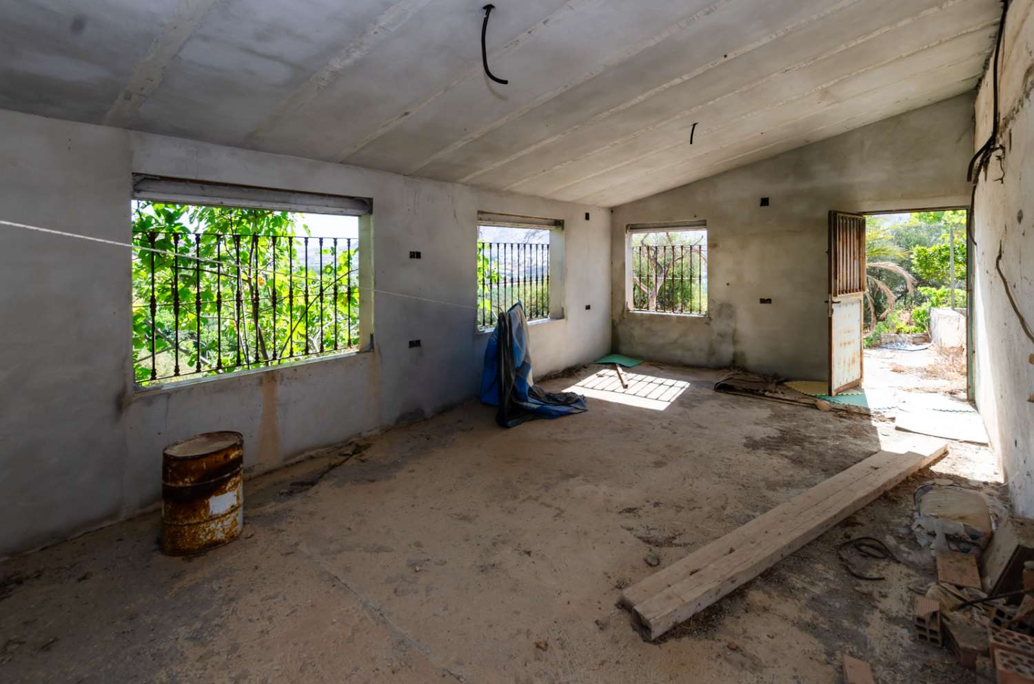 Parcela con vivienda y pozo legalizado en Álora