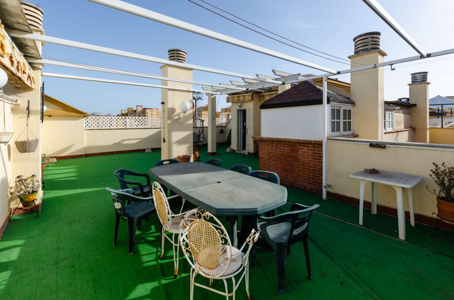 ÁTICO DE 4 DORMITORIOS CON TERRAZA Y SOLÁRIUM PRIVATIVO DE CASI 100 m² EN CORTIJO ALTO
