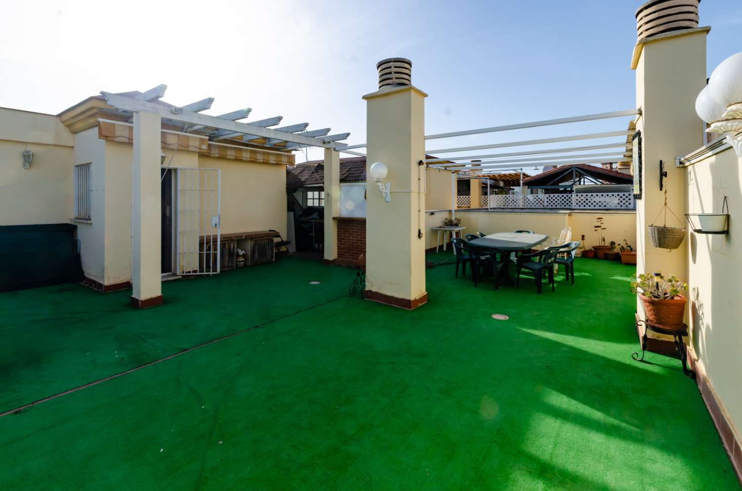 ÁTICO DE 4 DORMITORIOS CON TERRAZA Y SOLÁRIUM PRIVATIVO DE CASI 100 m² EN CORTIJO ALTO