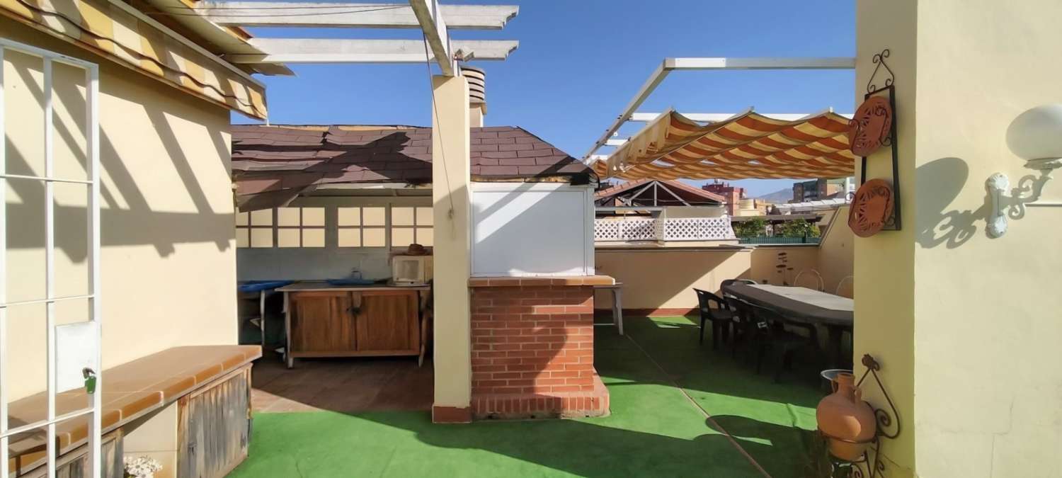 ÁTICO DE 4 DORMITORIOS CON TERRAZA Y SOLÁRIUM PRIVATIVO DE CASI 100 m² EN CORTIJO ALTO