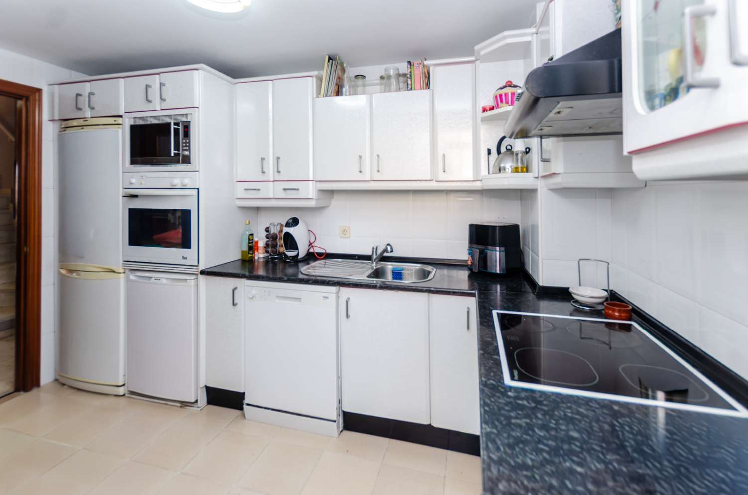ÁTICO DE 4 DORMITORIOS CON TERRAZA Y SOLÁRIUM PRIVATIVO DE CASI 100 m² EN CORTIJO ALTO