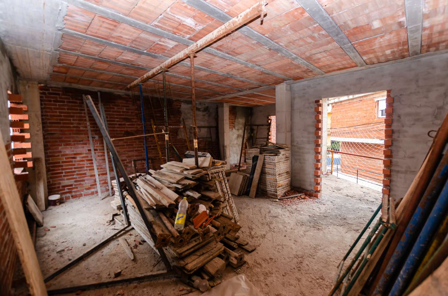 Edificio de 2 apartamentos/viviendas  y garaje, situado en  CIUDAD JARDÍN (MÁLAGA).